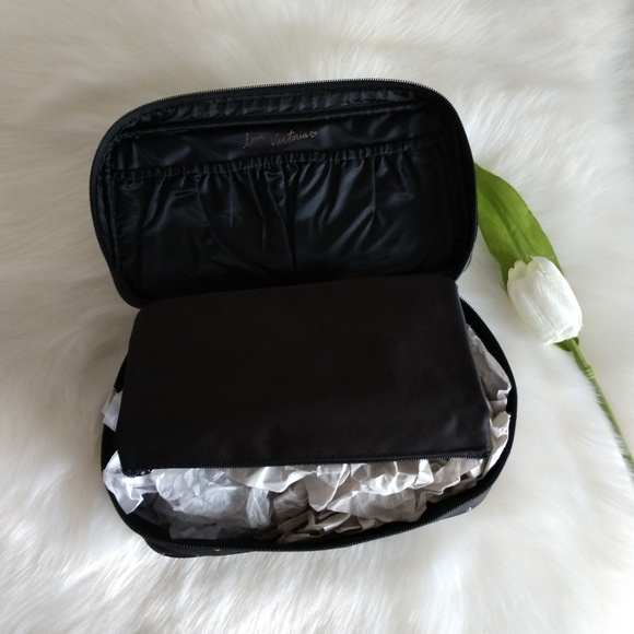 ❤️ VICTORIA'S SECRET COSMETIC BAG - Picture 2 of 4